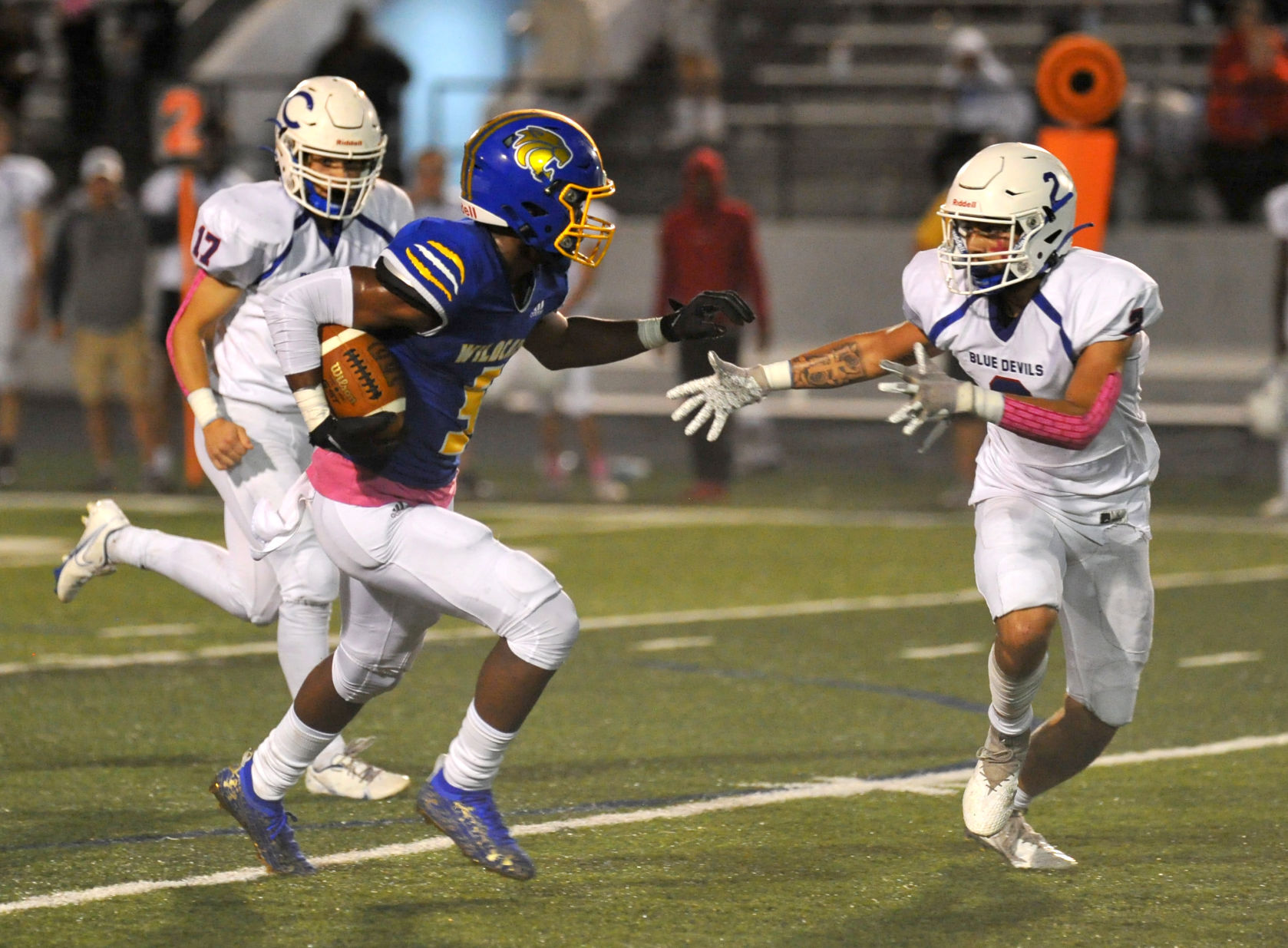 100821-qc-spt-cent-north fball-261
